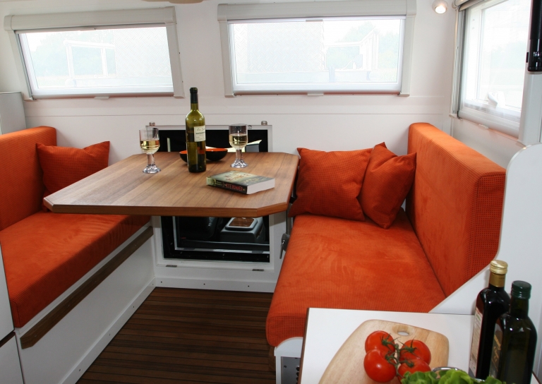 Xe RV là gì? 20+ Các mẫu xe RV đẹp, thu hút nhất | Doxerv